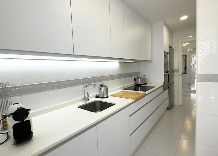 In Puerto Banus Lorcrimar V マルベーリャ