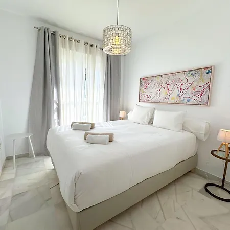 South-facing 2br Near Puerto Banus Apartment *
