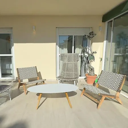 South-facing 2br Near Puerto Banus Apartment *