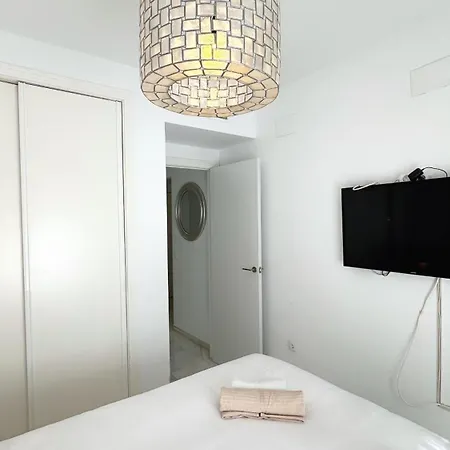 Apartment South-facing 2br Near Puerto Banus