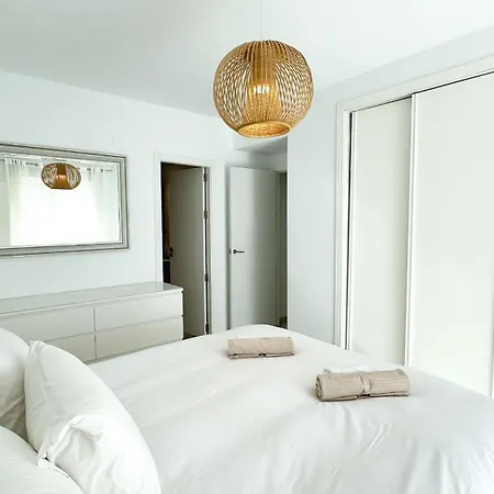 Apartment South-facing 2br Near Puerto Banus Marbella