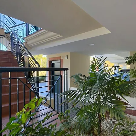 Apartment South-facing 2br Near Puerto Banus *