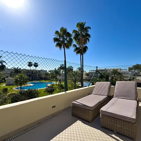 South-facing 2br Near Puerto Banus Apartment