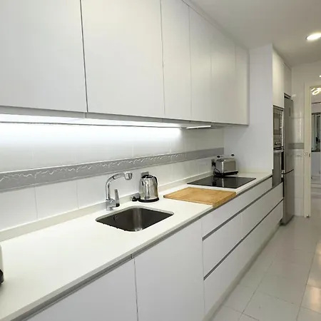 South-facing 2br Near Puerto Banus Apartment Marbella