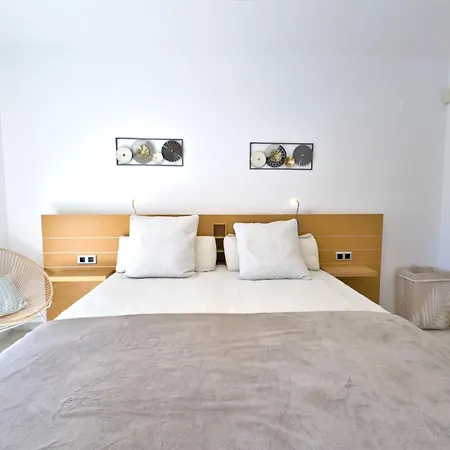South-facing 2br Near Puerto Banus *