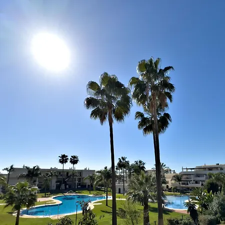 South-facing 2br Near Puerto Banus Apartment *