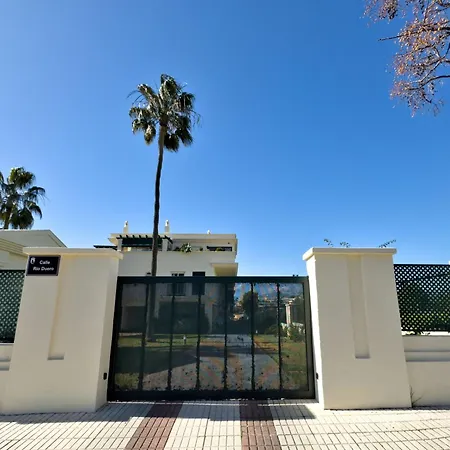 Apartment South-facing 2br Near Puerto Banus