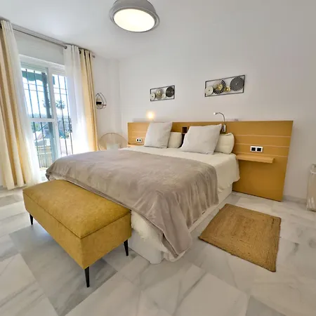 South-facing 2br Near Puerto Banus Apartment